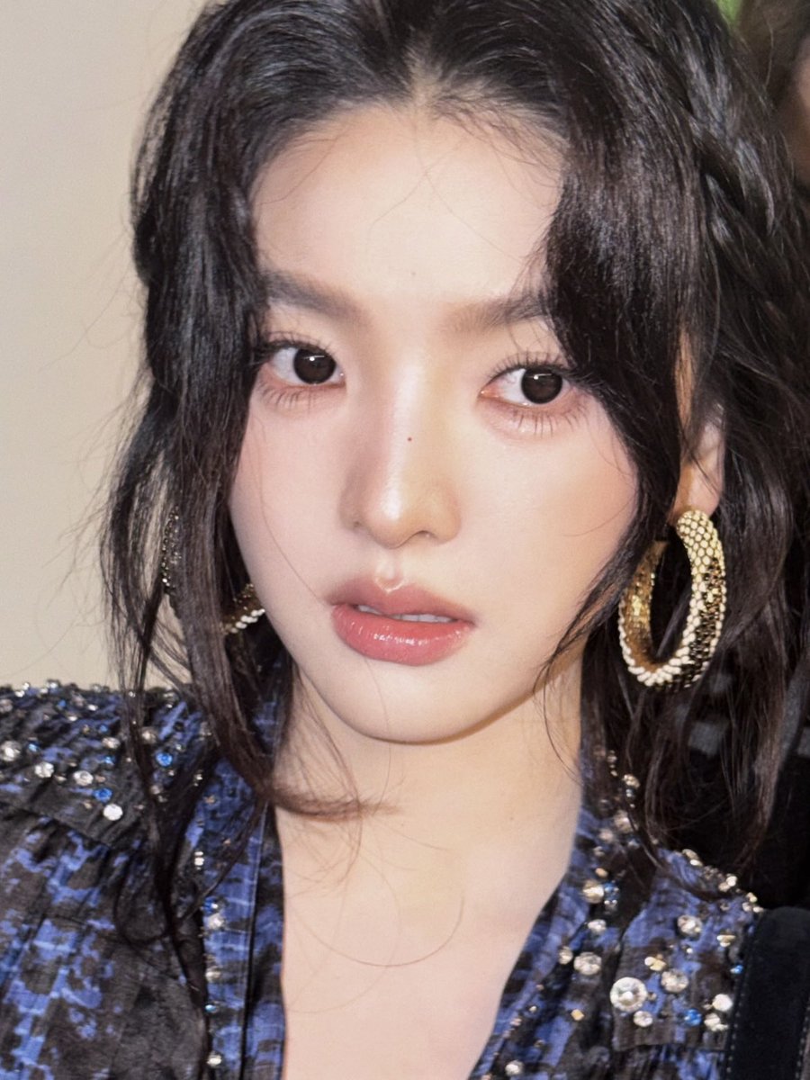 ruonanfiles's tweet photo. 📸 261002 Zhang Ruonan Makeup Artist Update 

ZHANG RUONAN ATTENDS ISABEL MARANT PFW 
#ZhangRuonan #ZhangRuonanxIsabelMarant #IsabelMarantSS27 https://t.co/La0Vx2ODkz