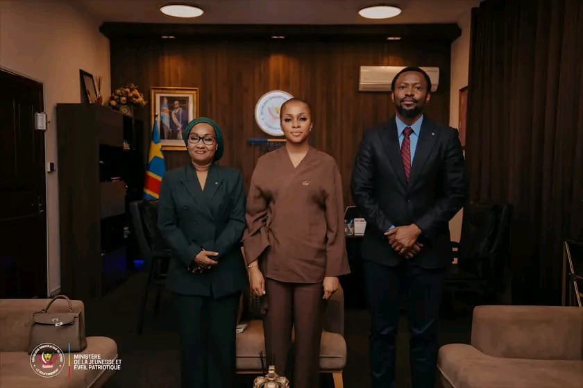 ArsneMBUMBA2's tweet photo. S.E. Mme Grace Emie Kutino, Ministre de la Jeunesse et Éveil Patriotique, a reçu Mme Fatimata Barry, Représentante a.i. de l’Unesco Kinshasa, venue lui présenter ses civilités à la suite de sa prise de fonction.

Au-delà de cette première prise de contact, les échanges ont porté sur les différents programmes de l’UNESCO en faveur de la jeunesse et sur les perspectives de collaboration avec le Ministère.

Une attention particulière a été accordée à la Politique Nationale de la Jeunesse, chantier autour duquel l’UNESCO accompagne déjà la RDC et qui constitue un cadre essentiel pour mieux structurer les priorités, les réponses publiques et les perspectives offertes aux jeunes.

#PrioritéJeunesse #UNESCO #PolitiqueNationaleDeLaJeunesse