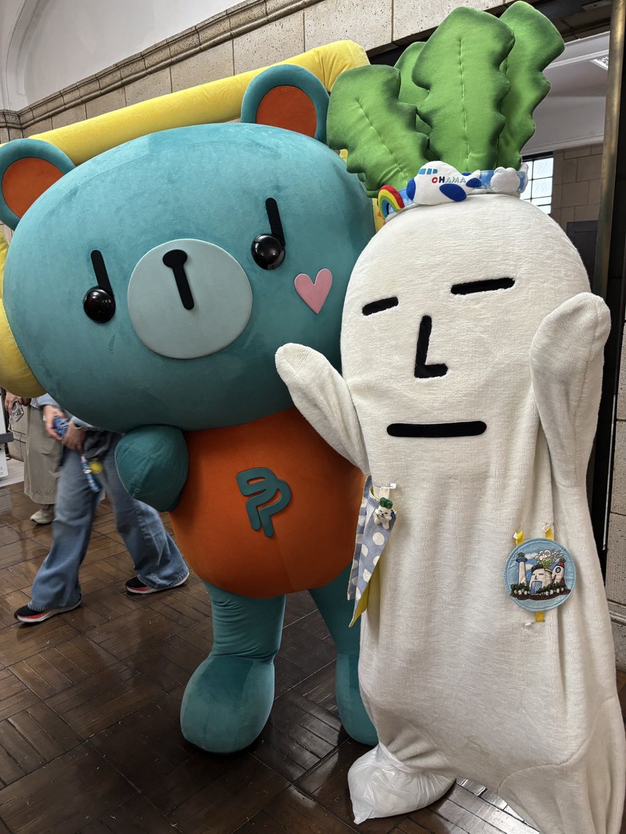 daikonchama's tweet photo. permpoonちゃんに会って、
お歌が上手なんだねと話したシーンちゃま💞

 #permpoon 
#daikonchama https://t.co/FHQSTGEMu7