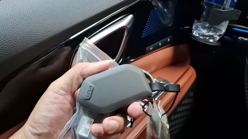 RingH88920's tweet photo. #Autel #AutelIM508S #AutelIM508II #AutelTech #AutelTool #KeyTool #KeyProgramming #Locksmith #AllKeysLost #AddKey #KIA How to Program 2025 Kia Carnival AKL with Autel IM508S? Check to learn: https://t.co/BTWzhgBC5P https://t.co/ZHFYAZTuoI