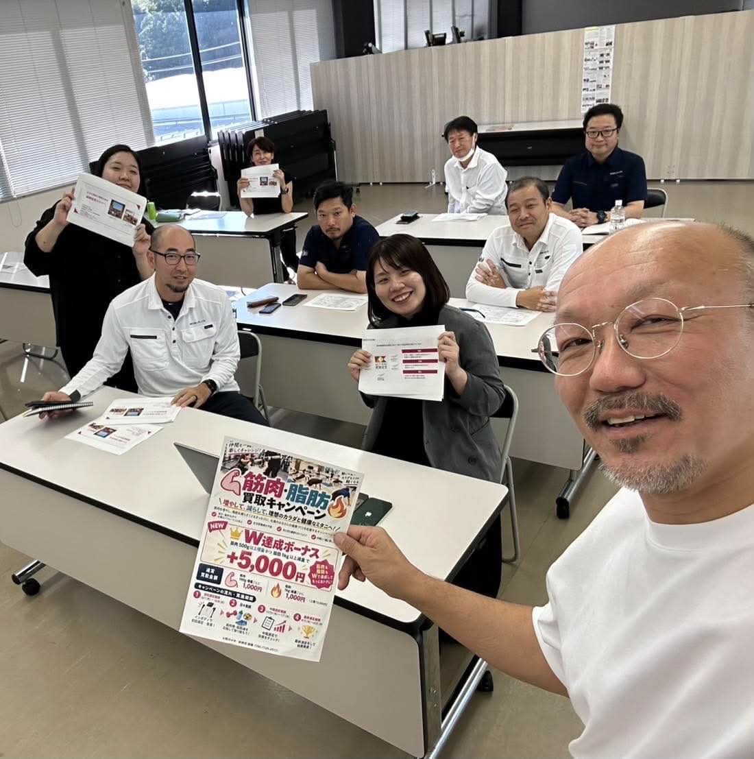 mitakenkenkou's tweet photo. みんなで健康経営！！
今日は名古屋から鈴木陽一さん@aliveacademy をお招きして、剛平取締役@koheimitani との対談、各部課長職への健康経営セミナーを行いました☺️
なぜ健康経営？健康経営で大切な事は？そうした疑問が晴れる2時間✨

健康経営で永続する未来へ！

#健康経営
#ミタニ建設工業
#高知 https://t.co/eqN6jxXSM9