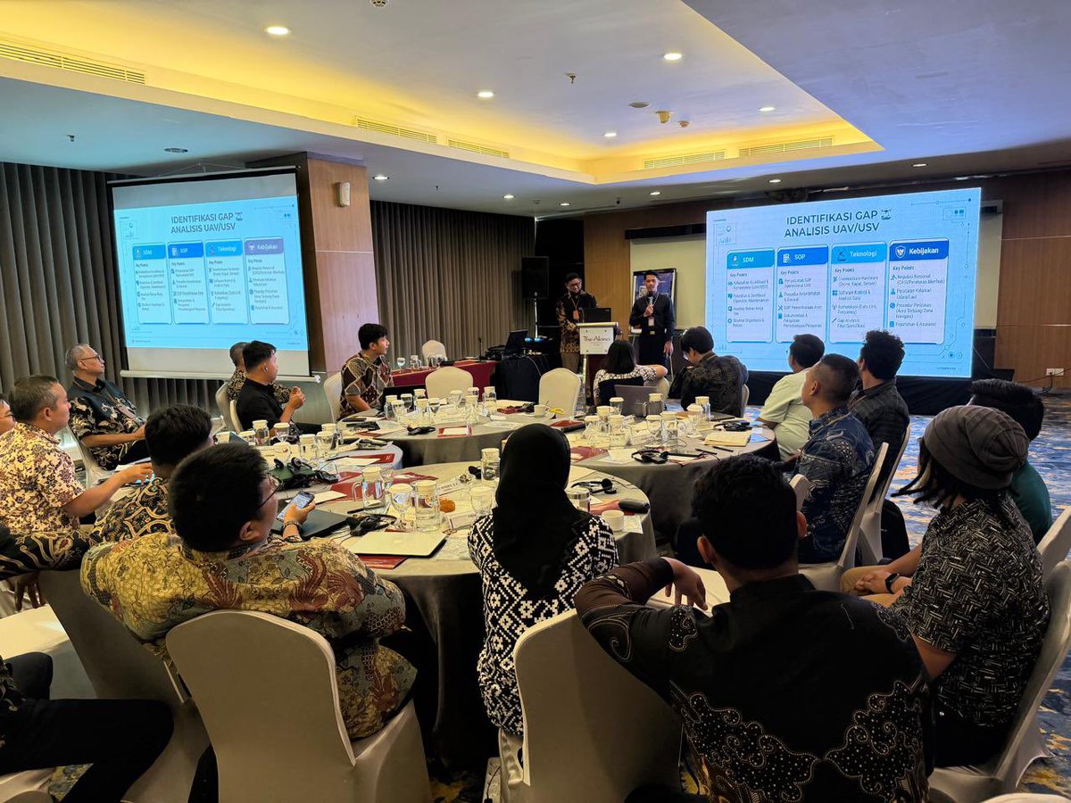 UNODC_BMB's tweet photo. @UNODC_BMB, with support from 🇬🇧 @FCDOGovUK, held specialised training and a national consultation in Surabaya, bringing together 🇮🇩 maritime law enforcement agencies to explore UAVs, USVs and integrated surveillance to strengthen maritime security and inter-agency cooperation. https://t.co/H01kdz1cZh