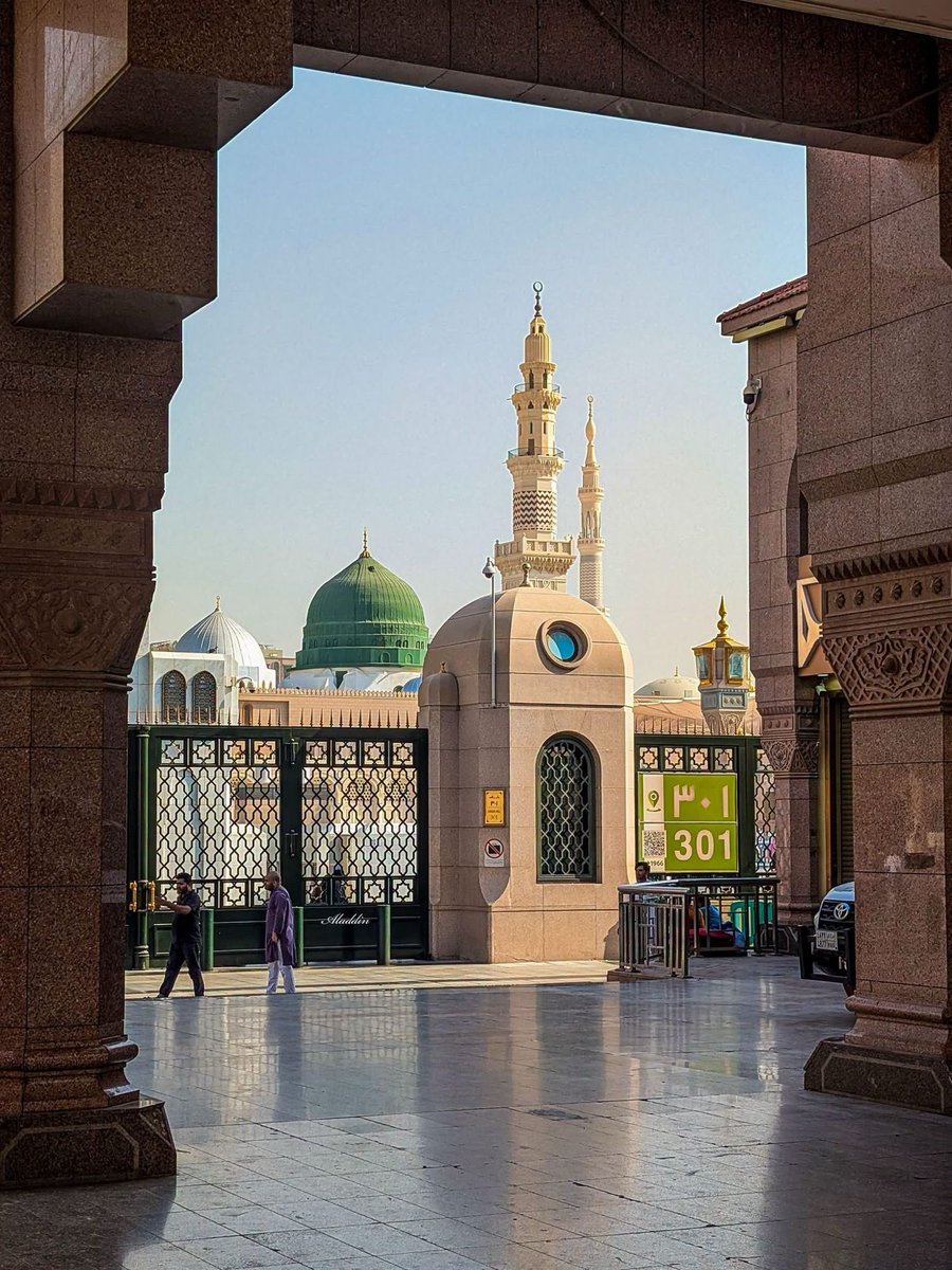 assammajed's tweet photo. المسجد النبوي الشريف 🤍 
السكينةُ والأمان والسلام وحُسن الجوار 🤍 https://t.co/GIiRtgw0ay