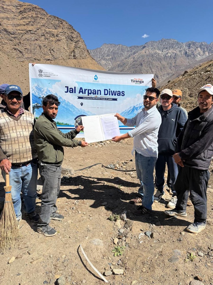 jjmkargil's tweet photo. Today, Under @jaljeevan_ , #jalarpandiwas was celebrated at Village Panikhar &amp; Prantee,Kargil with active participation of the community. An MoU was signed between PHED and VWSC members to strengthen community ownership &amp;ensure sustainable management of the WSS. 
#JJMReformUtsav https://t.co/RGf3uEwmsv