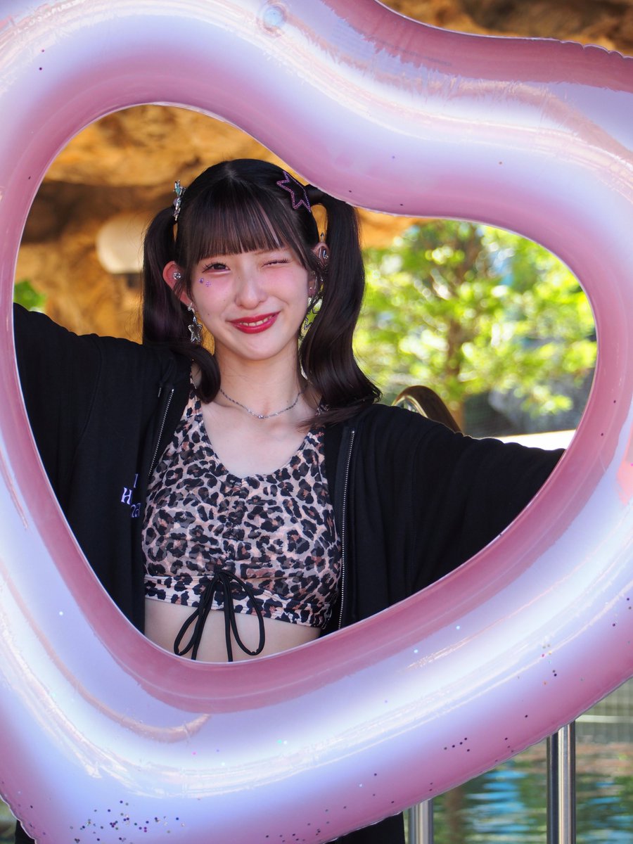 fried_chicken29's tweet photo. 星菜あむさん

ウインク素敵すぎる

ハートの浮き輪の素敵な姿を寄りで撮ってしまった
#星菜あむ
#近代麻雀水着祭2026 https://t.co/MPKg9zDYMI