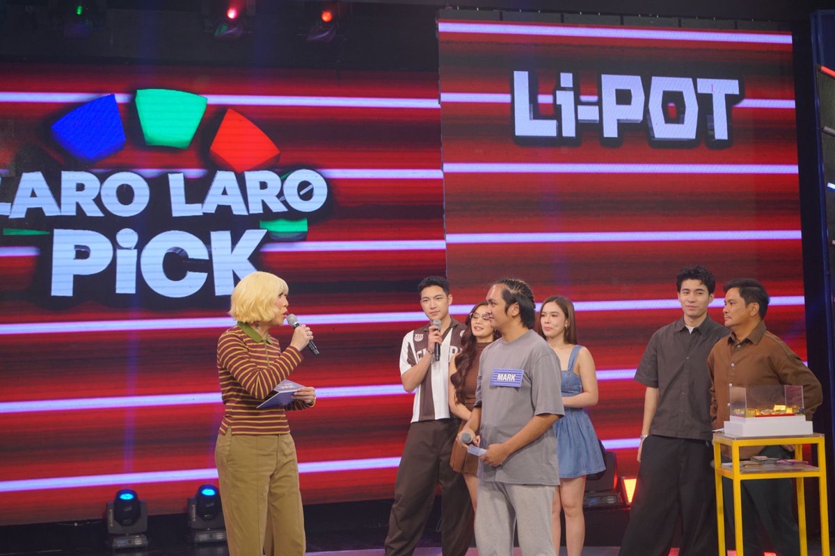 itsShowtimeNa's tweet photo. Si Kuya Mark ang ating #LaroLaroPick player ⭐️

#ShowtimeOkayOctober https://t.co/6NXaGZuAKR