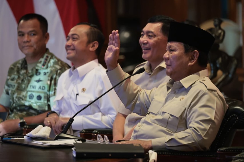 EmilyBrook18641's tweet photo. Presiden resmi meresmikan 218 jembatan yang telah dibangun oleh Satuan Tugas Jembatan dalam waktu dua setengah bulan, termasuk 59 jembatan Bailey, 82 unit jembatan Armco, dan 77 jembatan perintis/gantung.

Dalam sambutannya, Presiden mengemukakan har... https://t.co/h6mPrTnAUZ