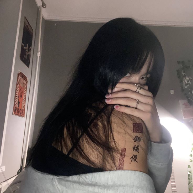 angelcriesat2am's tweet photo. aeri's intro!! #moothunt  ♡⸝⸝ 

⤷ she / her , 21 yrs old     
⤷ league , overwatch , soulsborne    
⤷ cosplay , anime     

i also like kpop , jfashion .ᐟ          

♡ / ↻  to be moots         
#promotwt #leaguetwt #genshintwt #cosplaytwt #Anitwt #kpoptwt #owtwt #edtwt https://t.co/6x4QSK8doV