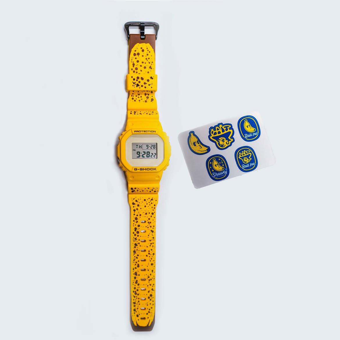 littlemeezsiw's tweet photo. Kirain pisang beneran, ternyata G-Shock edisi khusus 😭🍌 Unik banget corak bintik matangnya https://t.co/K8uC7RoiZH