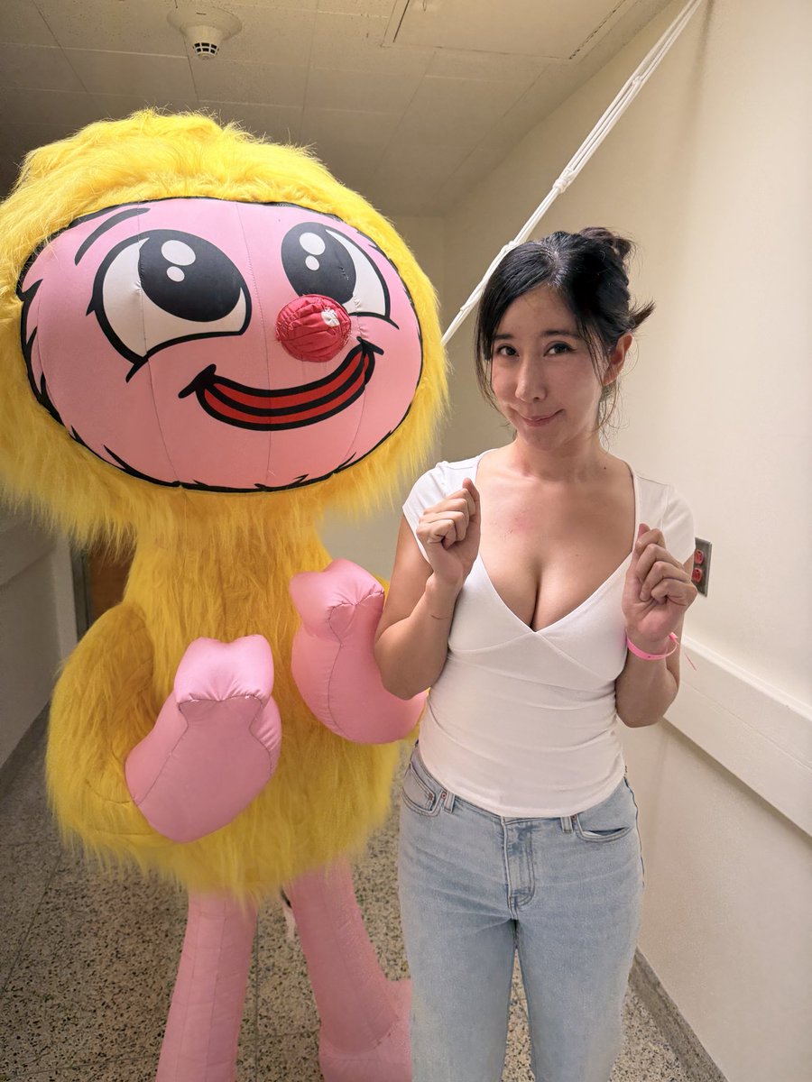 autisticbaddy's tweet photo. Daily life of a former f girl https://t.co/XcxLTX2EIV