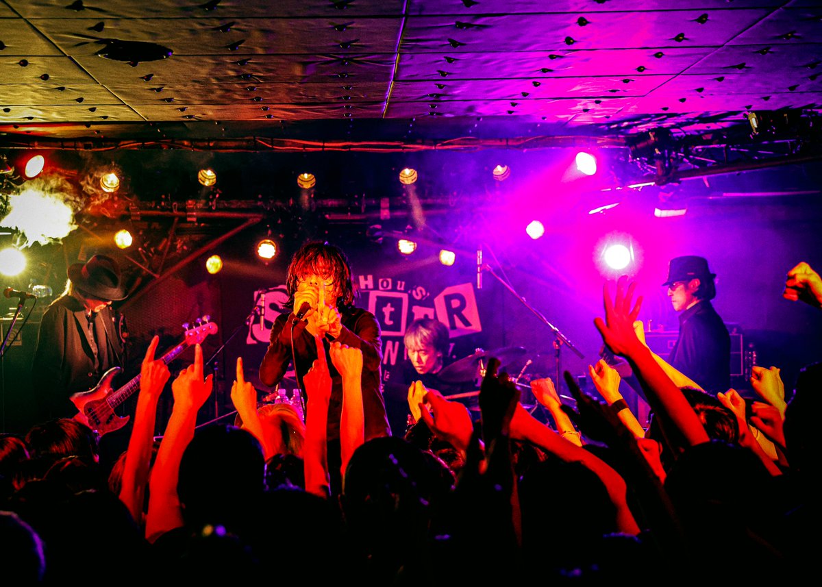 elekashi_ofcl's tweet photo. 昨日、エレファントカシマシ「SHELTER 35th Anniversary "One Epic Month"」に出演いたしました。
ゆかりの深い下北沢SHELTERの記念すべきタイミングに、エレファントカシマシも新たな一歩を刻むことができました。下北沢SHELTER35周年おめでとうございます！

#エレファントカシマシ https://t.co/7JLXCZ3stK