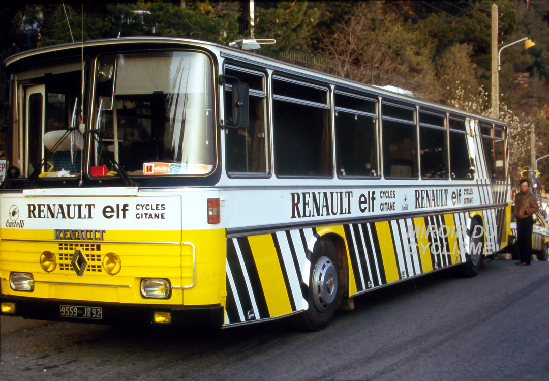 Miroir2Cyclisme's tweet photo. And cycling Team bus back in 1983 !
#RenaultElf @CyrilleGuimard https://t.co/d9HuRpLevU