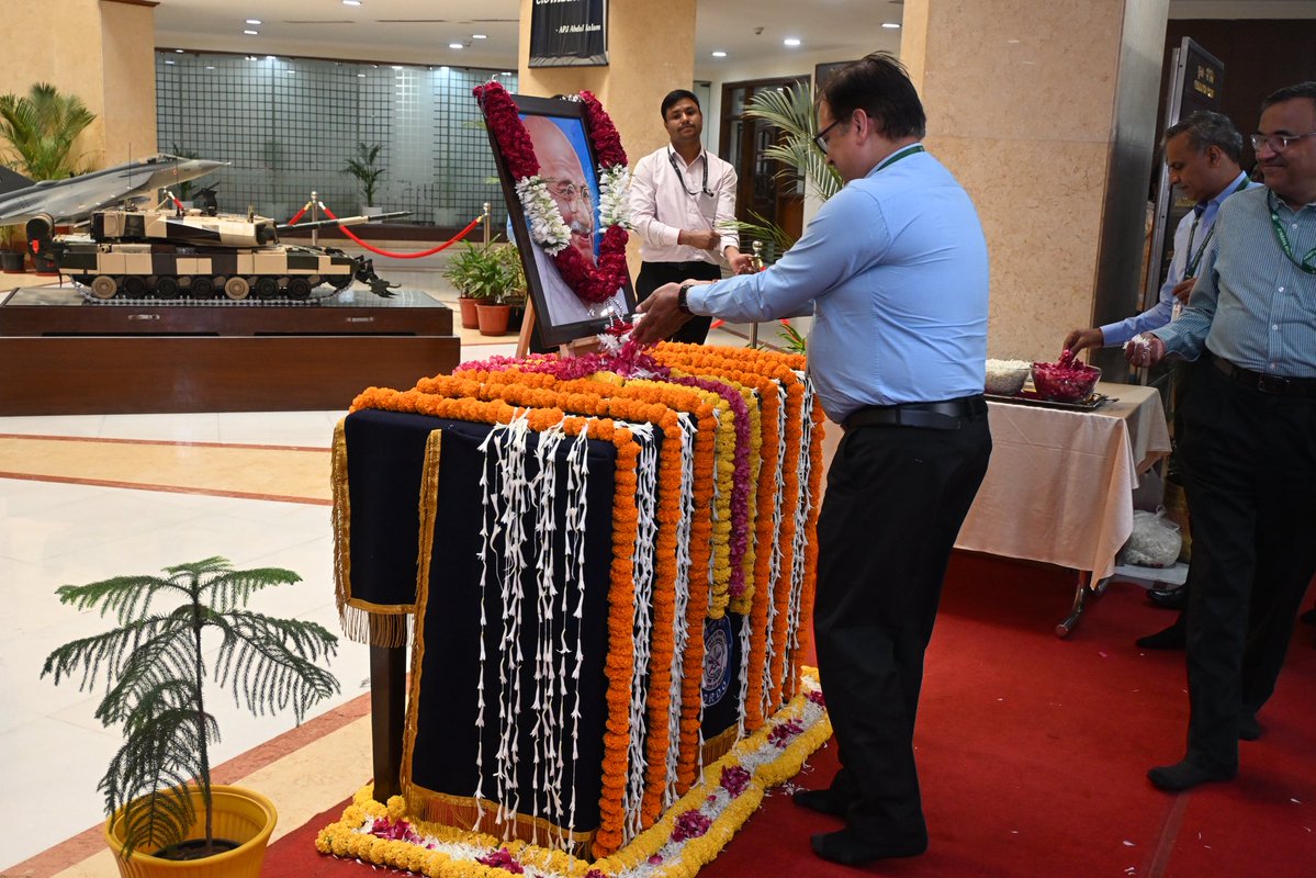 DRDO_India's tweet photo. On the occasion of #GandhiJayanti, DGs and Directors of DRDO paid floral tributes to Mahatma Gandhi and reaffirmed their commitment to his ideals by taking the #SwachhataPledge, strengthening the resolve towards a cleaner and more sustainable India. https://t.co/V113pwMCUT