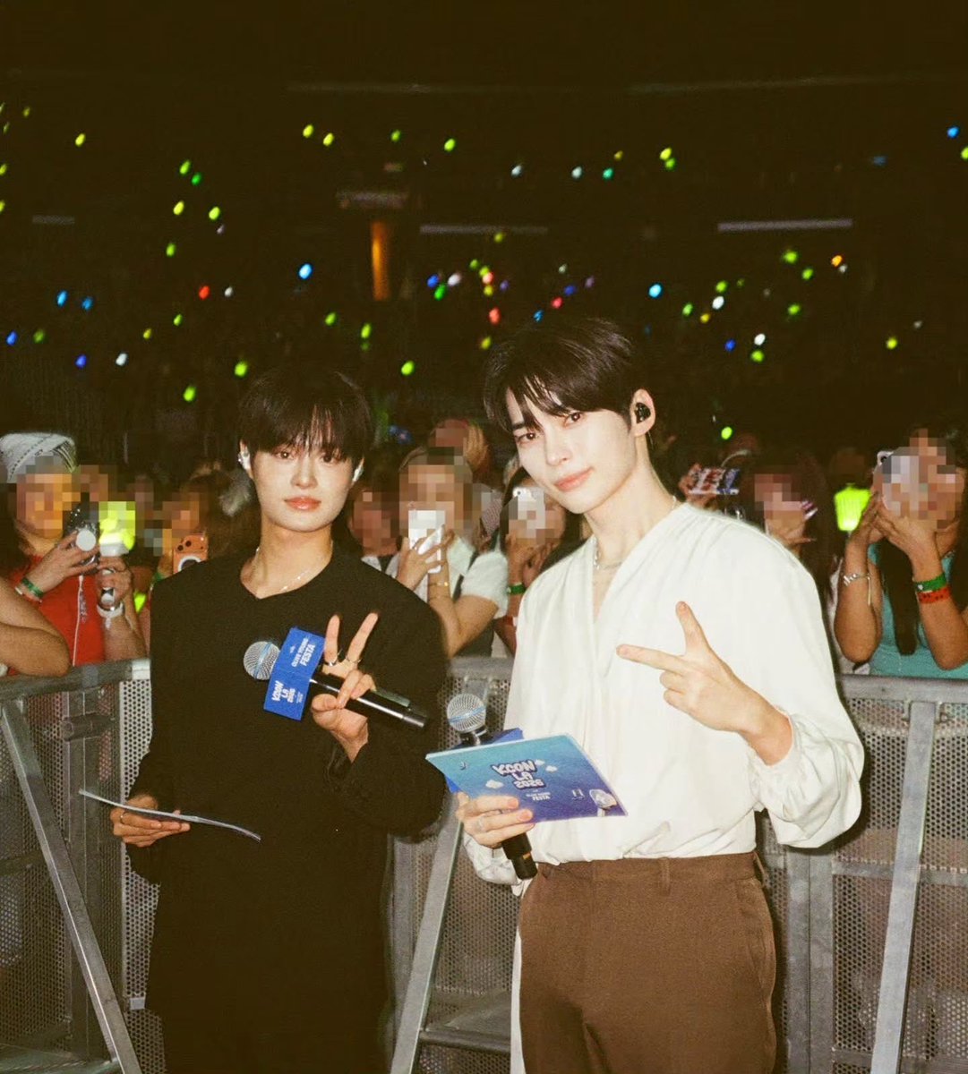 oo2oo90's tweet photo. KCON 엠씨휘 필카 사진 #이대휘 #대휘 
🔗 https://t.co/DeCZ4fKUSF https://t.co/t8JUroc7QW