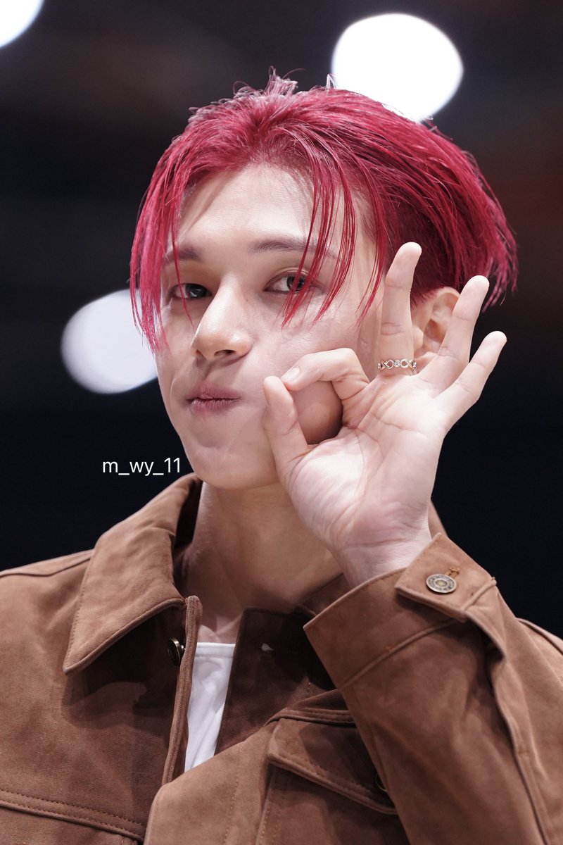 m_wy_11's tweet photo. 261002 BAD 団体サイン会 Japan fansign

たこ焼き🐙

#ATEEZ  #우영  #WOOYOUNG #ウヨン #에이티즈 https://t.co/uvV1M5WGj4