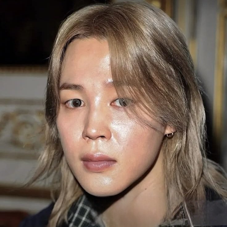 Anabokkie's tweet photo. Jimin é feio = racismo https://t.co/emuPP2TMIW
