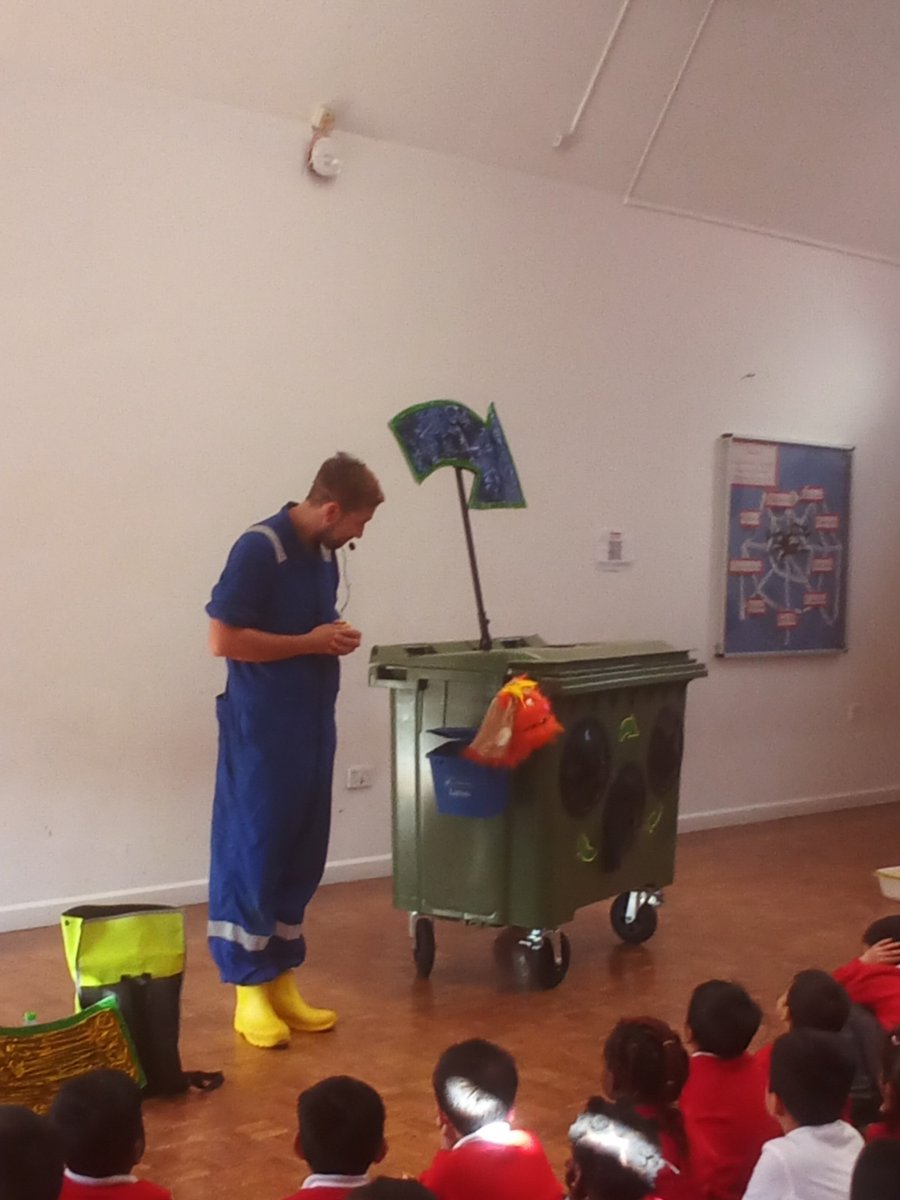 DallowPrimary's tweet photo. Key Stage 1 and Reception had a visit from Ricky Recycle and his new friends today.  They told us all about how important it is to recycle and how we can help our parents do this at home
@ChilternLT @DallowPrimary https://t.co/57Z9vKNsNC