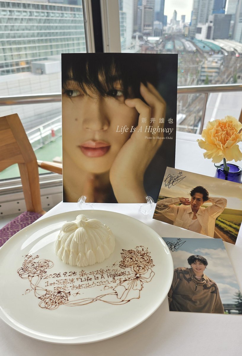 inariokan's tweet photo. 後れ馳せながらながら。
1st写真集
『Life Is A Highway』
お祝いしてきた〜✨ https://t.co/32gNjvj3GN