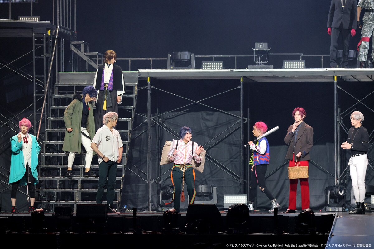 stage_natalie's tweet photo. ヒプステとカリdeステ、同じステージでバトル！「STYLE WARS 2026」舞台写真が到着（舞台写真あり）
https://t.co/MmDeB7Qklu

#ヒプステ #カリdeステ https://t.co/Qa40TxgGJX