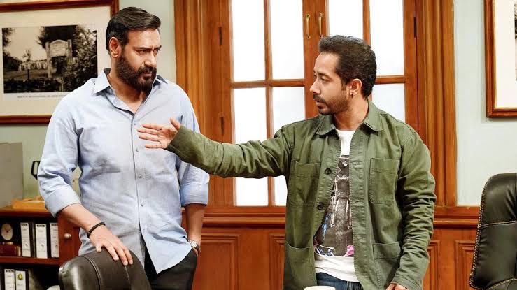 darshanbarot21's tweet photo. Full marks to #AbhishekPathak as a director, he took a big responsibility of remaking the sequel #Dhrishyam2 and did a great job.

This time the task was even bigger and difficult, as #DrishyamTheConclusion is an original story and isn’t a remake of the Malayalam film #Drishyam3 starring the great #Mohanlal, and the man just gave us one of the best thrillers of this year.

I wish him all the best for all his future ventures as a director and hope to see some great cinema from him.

#AjayDevgn
#Drishyam