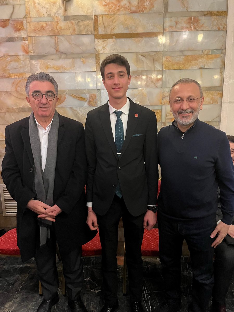 sametyasar34's tweet photo. Eyüpsultan Belediye Başkanımız, kıymetli hemşehrim Mithat Bülent Özmen’in bu sabaha karşı gözaltına alındığı haberini büyük bir üzüntüyle öğrendim. https://t.co/KexU5HZlEY