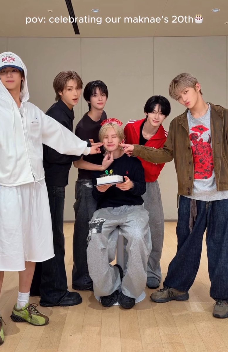 luvl2yy's tweet photo. 울어쮸 우리막내얌♡♡ https://t.co/OrHnNS63F1