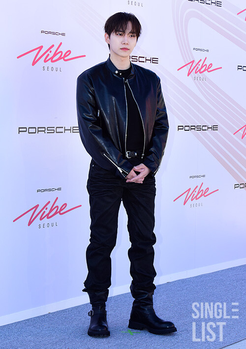 slist2015's tweet photo. [포토] 이준호 '멋진 레더 재킷룩'

#이준호 
#LEEJUNHO 
@dlwnsghek
#李俊昊 
#Porsche_Vibe_Seoul 
⬇️관련기사⬇️
https://t.co/nRmNifEmbs https://t.co/LrAaGz5f5c