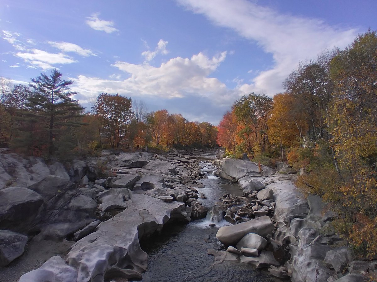 StanleyMuseumME's tweet photo. The fall colors are bright in Maine this weekend! If you're out and about, stop in and visit 11am-4pm! #maine #fall #leafseason #autumn #stanleymuseum https://t.co/9XimCy6hcK
