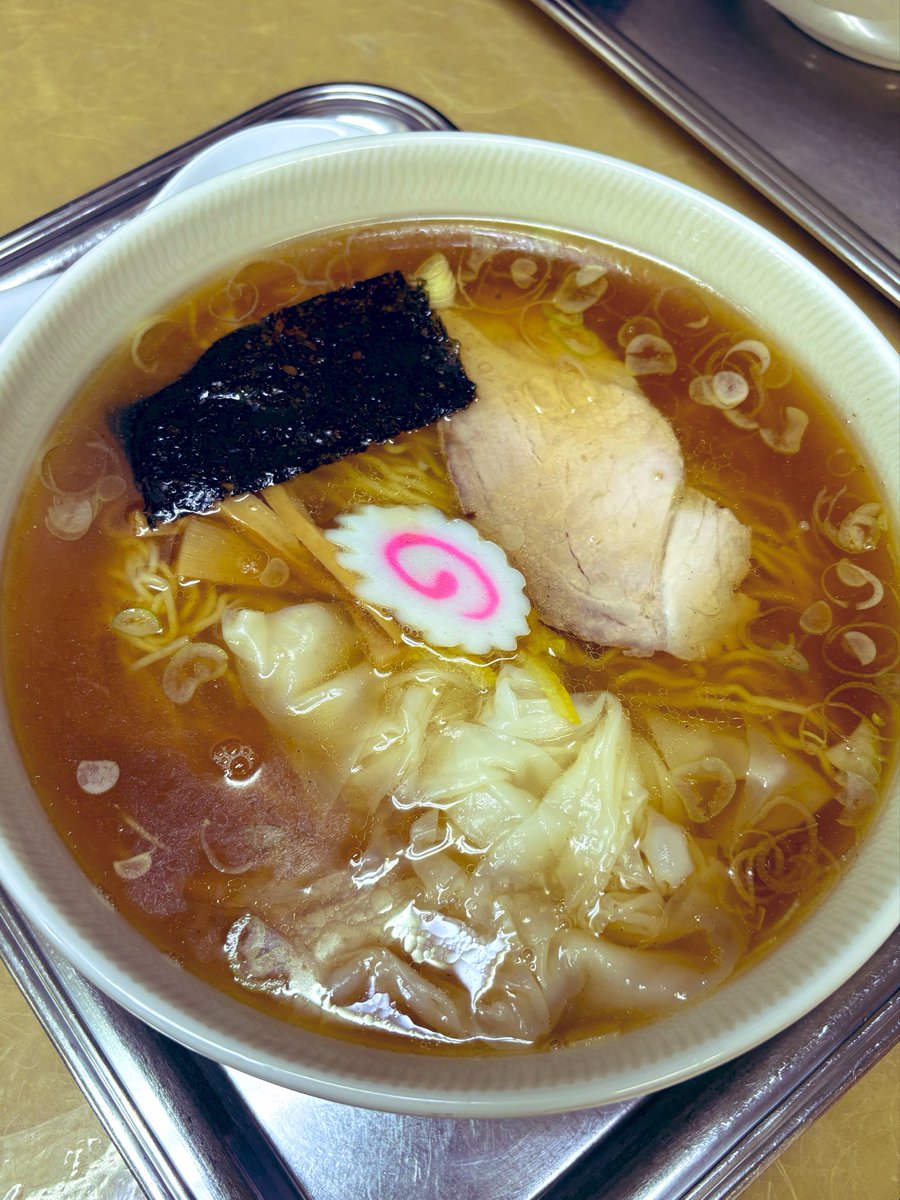 sassk18's tweet photo. 遅れました！おやつのワンタン麺です🍜
少し多めになりますがどうぞ🍜 https://t.co/LVI5A7iAU2