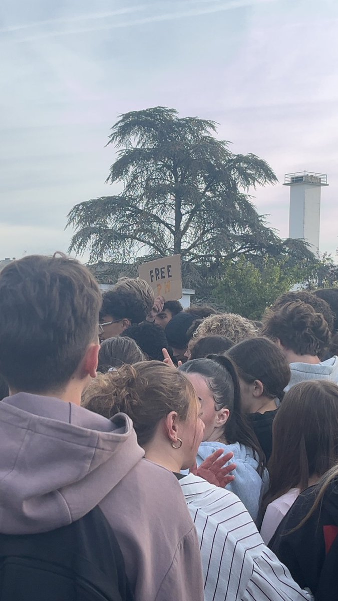 EltIa121's tweet photo. Il connaît ses priorités https://t.co/VxHHtLD40D