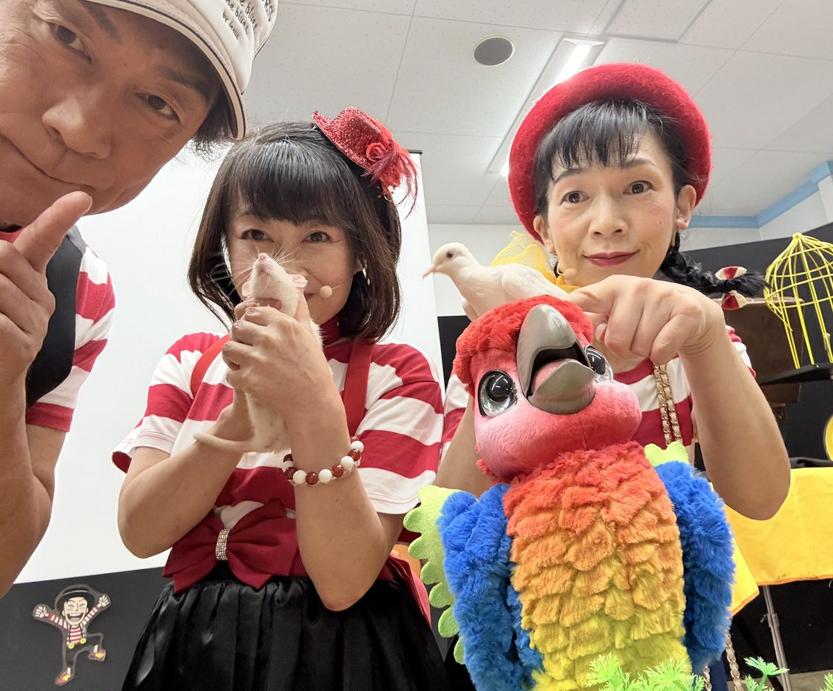 yy9144's tweet photo. 今日は栃木県の中鶴田幼稚園さんで2ステージ公演❗️1部はちびっ子ちゃん親子がいっぱい❗️ママが笑うと釣られてちびっ子もニコニコ❤️素敵なコミュニケーション♪
2部では在園児がドカン💥と盛り上がり、調子に乗って60分を超えちゃいました💦
さて、宇都宮餃子と佐野ラーメンを食べて帰ろう（笑） https://t.co/E79GqrDJAP