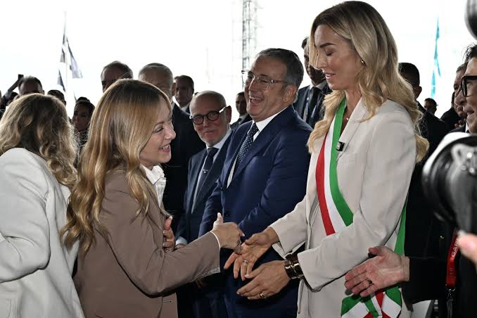 mangiafascisti's tweet photo. Salone Nautico di Genova.
Storicamente al taglio del nastro il Presidente dell' Associazione,della Regione,il Sindaco di Genova e se possibile il Presidente del Consiglio
Sempre
Tranne quest'anno
Ma posso capire che #MeloniScappa di fianco a @silvia_salis
https://t.co/2lB7zfn0nN https://t.co/1ALobhmNrq