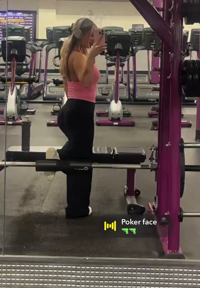 samepostchicks's tweet photo. Girl in black legging 
She needs to be taught a lesson and fucked hard 🥵🥵😩🍆
#blackleggings #pinkshirt #blondehair #gymworkout #gymgirl #prettypink https://t.co/jCxJvEyJyS