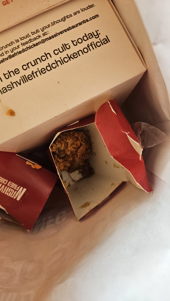 vinayakts159's tweet photo. This smells like dead chicken ordered from Nashville fried chicken powai @fssaiindia @Tukaram_IndIAS @Swiggy keeping this as proof just incase sir. Sorry it was ordered from @Swiggy not @zomato https://t.co/4s92OXLDnI
