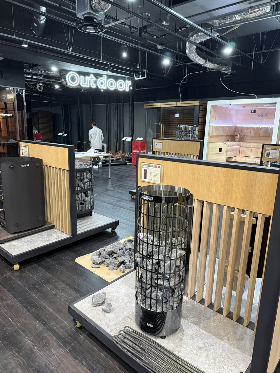 Becchi_Neppa's tweet photo. Sauna study session #1 
「ストーブと熱を知る」に参加してきました！

サウナストーブを体系的に学びとても勉強になりました！

ストーブの負担をできるだけ小さく、最高のアウフグースをしていきたいと思います！

熱子さん、HARVIAさん、TTNEさん
開催していただきありがとうございました！ https://t.co/EroOD6gvWe