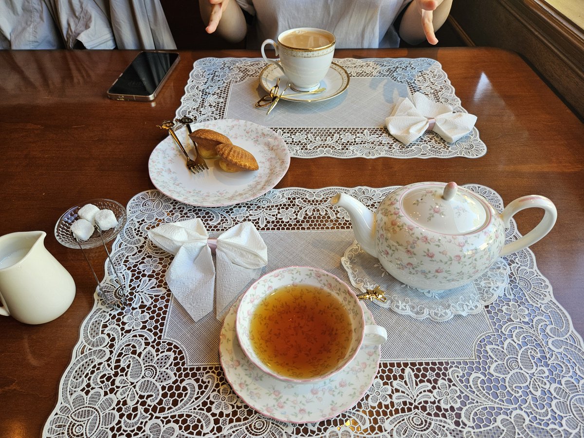 saran_penguin's tweet photo. 優雅なティータイム☕️𓂃◌𓈒𓐍 https://t.co/glHEJH3p0b