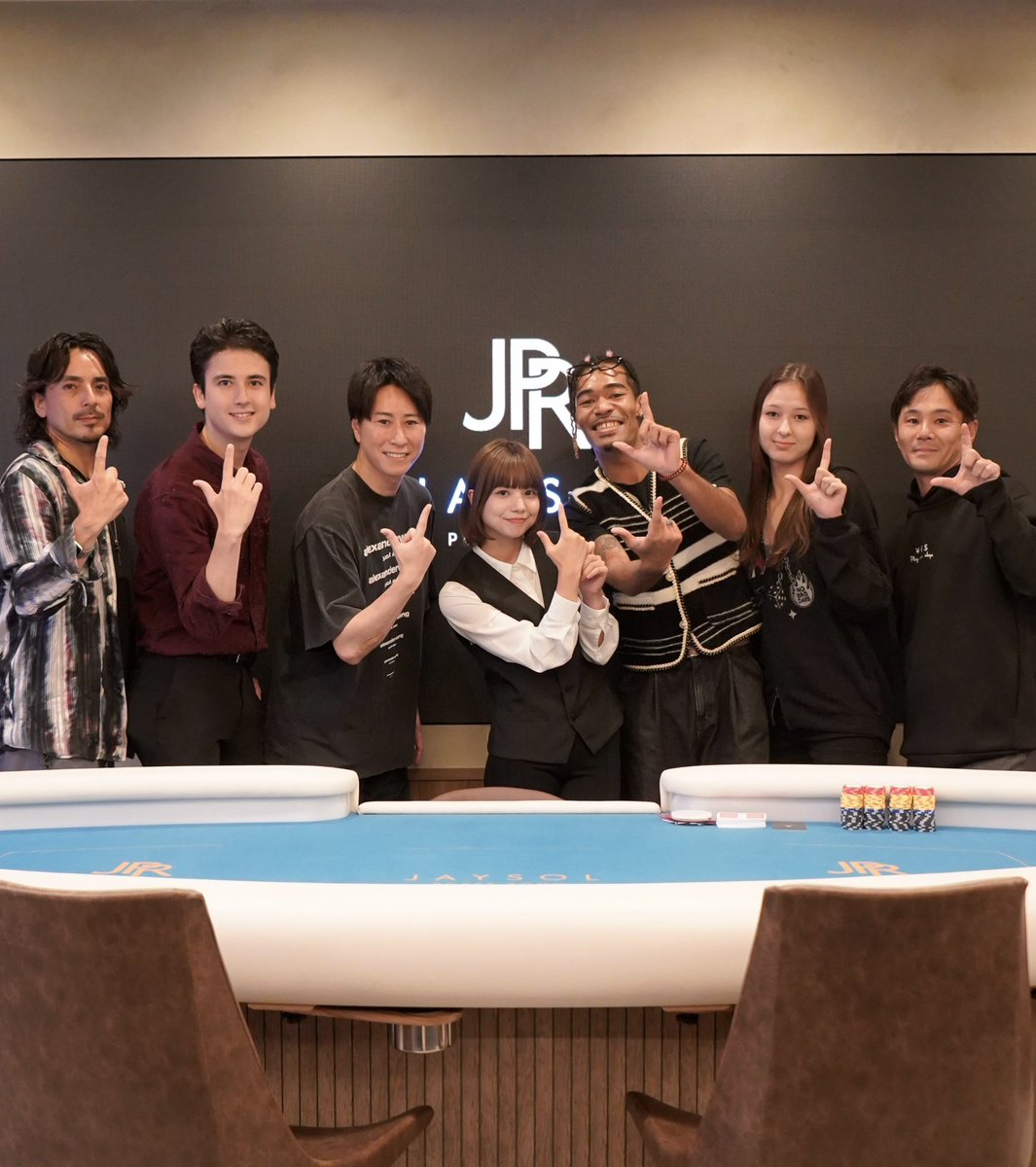 jaysol_brothers's tweet photo. JPR大阪のプレオープン来ました！23時までいます！
明日はいよいよグランドオープンです！！
お待ちしてます🥂 https://t.co/cw9DcSPHk7