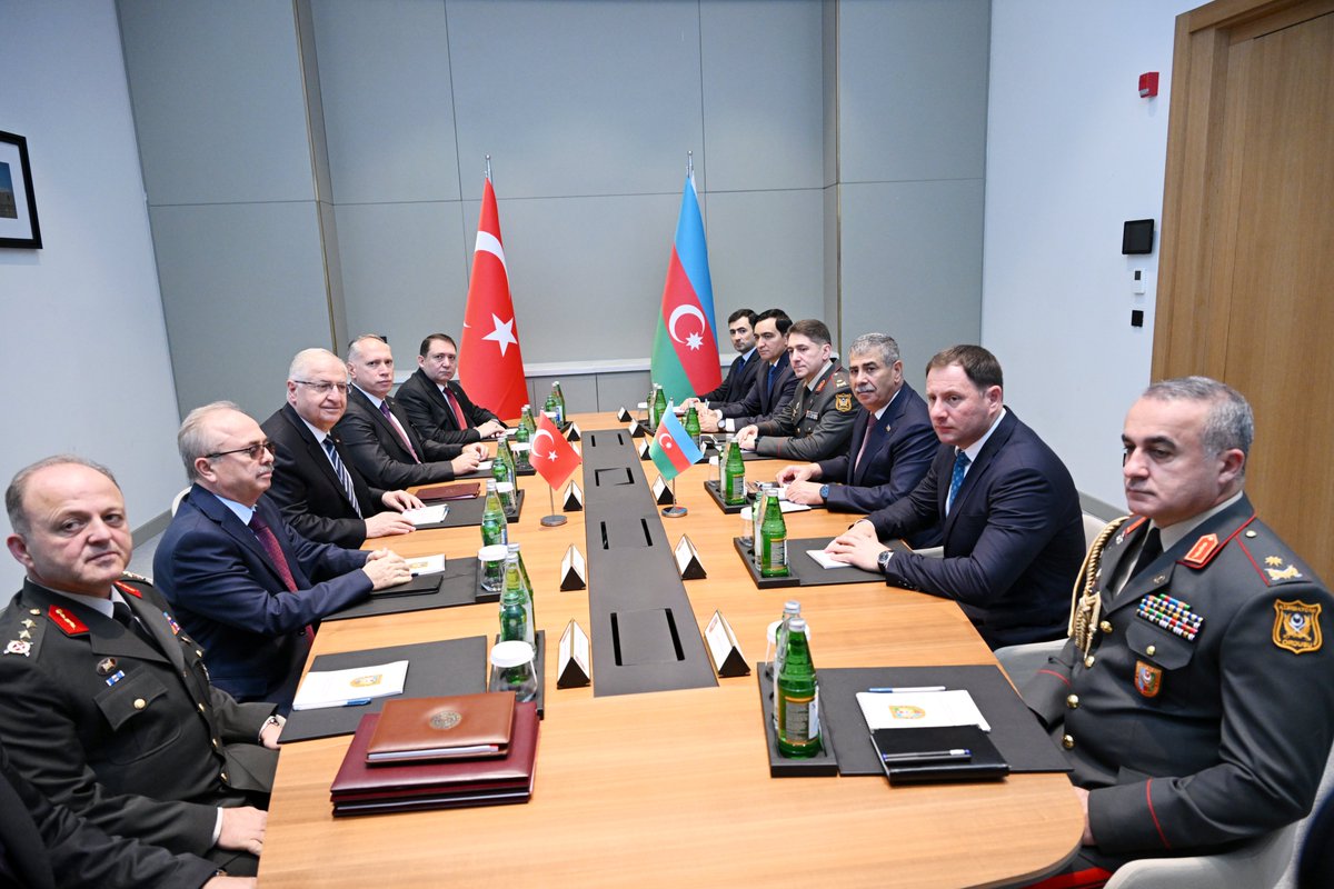 wwwmodgovaz's tweet photo. #Shusha hosts meeting between Minister of Defense of 🇦🇿 Colonel General Zakir Hasanov & Minister of National Defense of 🇹🇷 Yaşar Güler within Azerbaijan-Georgia-Türkiye Defense Ministers' 13th #TrilateralMeeting https://t.co/N5ifOdkC84