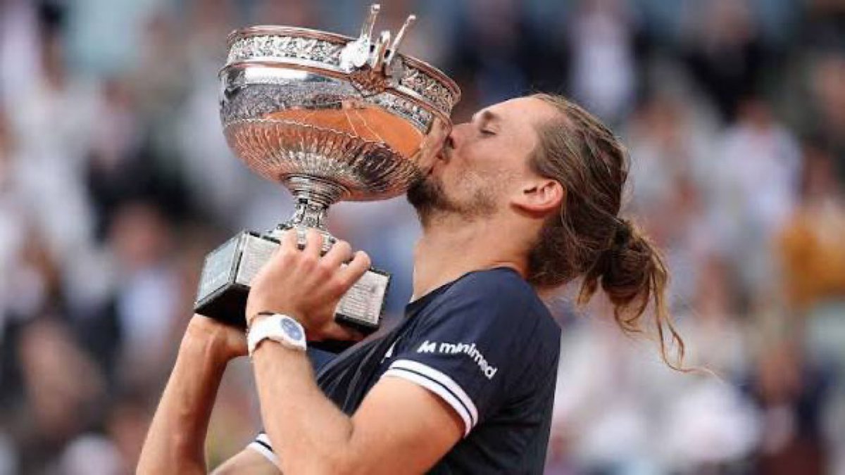 RHilo128's tweet photo. Toni Nadal

"Le dije a Zverev que no era cuestión de cambio de entrenador, que tenía que cambiar el carácter; que jugaba muy bien cuando estaba bien pero mal cuando no lo estaba, eso lo tenía que cambiar. Ha dado un paso y está más cerca de Alcaraz y Sinner" https://t.co/Bz4YiCepAT