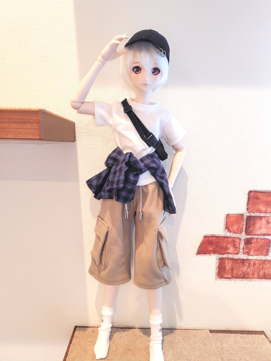misola_doll's tweet photo. 人生初のドリチョ!😏✨すみれ色の目に一目惚れしたので名前は菫くん『すみちゃん』にしよう!DCH-16ヘッド。お洋服はしろうささんのズボンと腰巻きシャツと靴下!!お洋服本当に良い🫶🏻💕︎︎オリーブのパーカーもあるよー!スキーっ!!🥹💞
#ドルフィードリーム
#ドリチョ
#DDB
#しろうさ服 https://t.co/AUjJnzf4jI