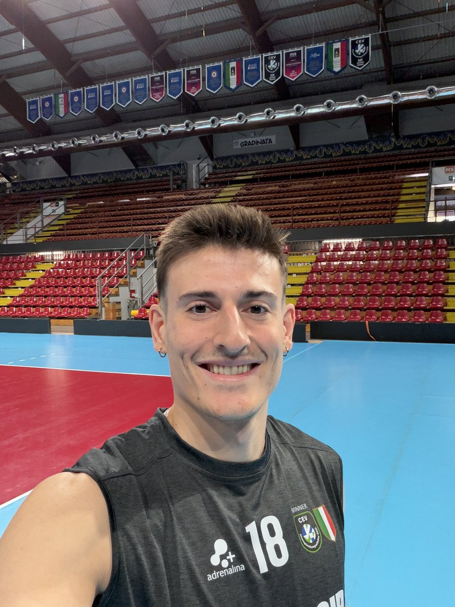 SIRVolleyPG's tweet photo. 🔥 𝑯𝒆𝒓𝒆 𝒘𝒆 𝒈𝒐 @gio.sanguinetti6!
#BlockDevils https://t.co/Uj3loK4PXg