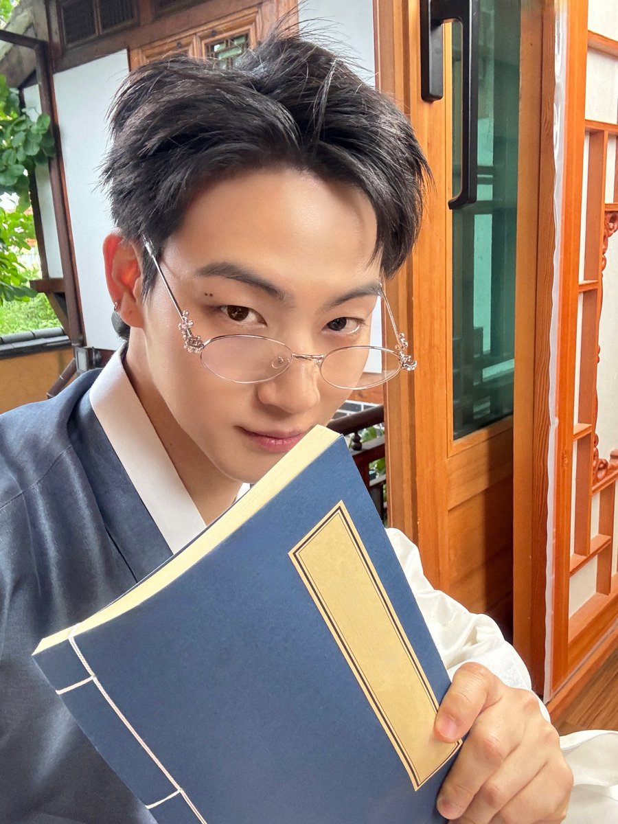 Poongpoong_JB's tweet photo. ขยันหล่อทุกวันแต่ดันให้เป็นแค่เพื่อน🥲

https://t.co/rPfX2WfdHT

@defjaybkr  #JAYB #제이비 https://t.co/4p2QfXBVBn