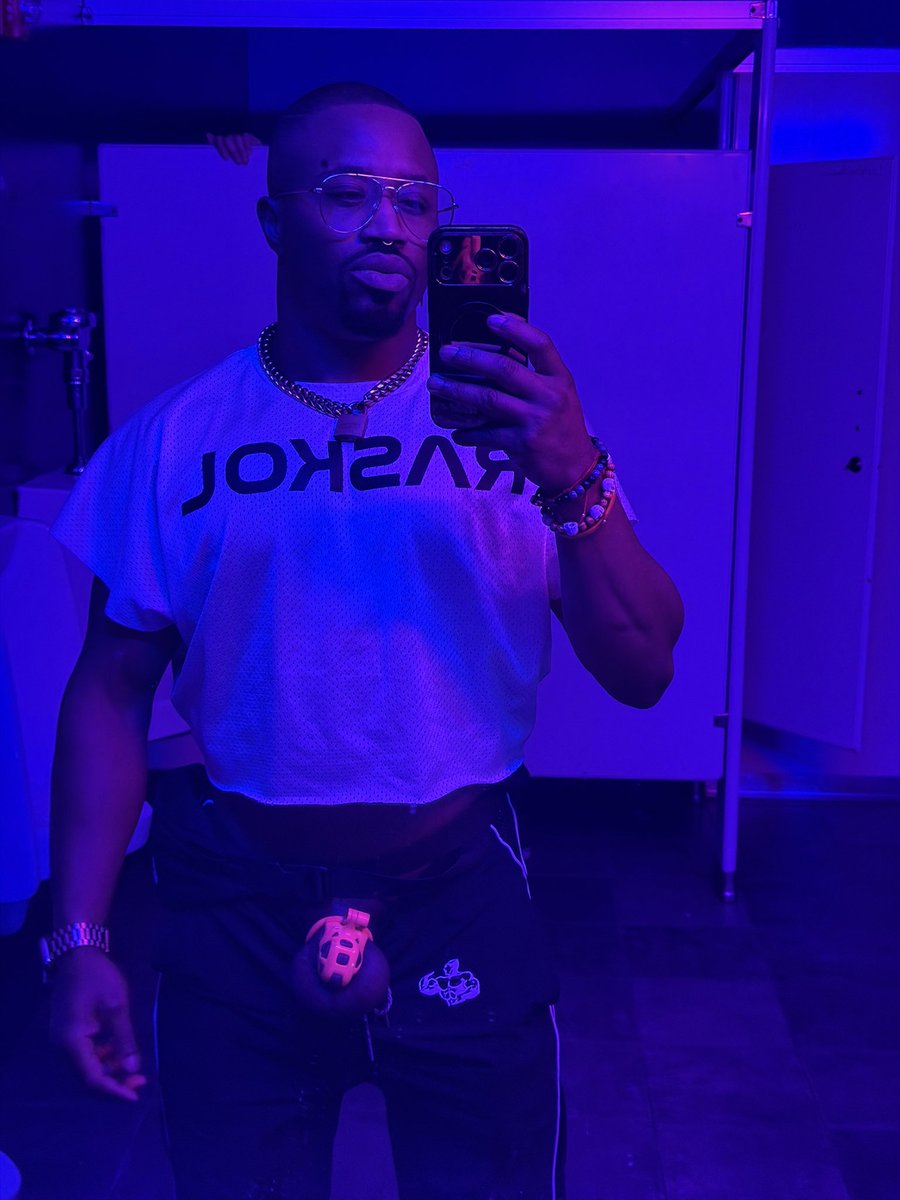 himbull_'s tweet photo. Not sorry I'm a caged faggot at the eagle in Chicago https://t.co/iD4vuXOSNe