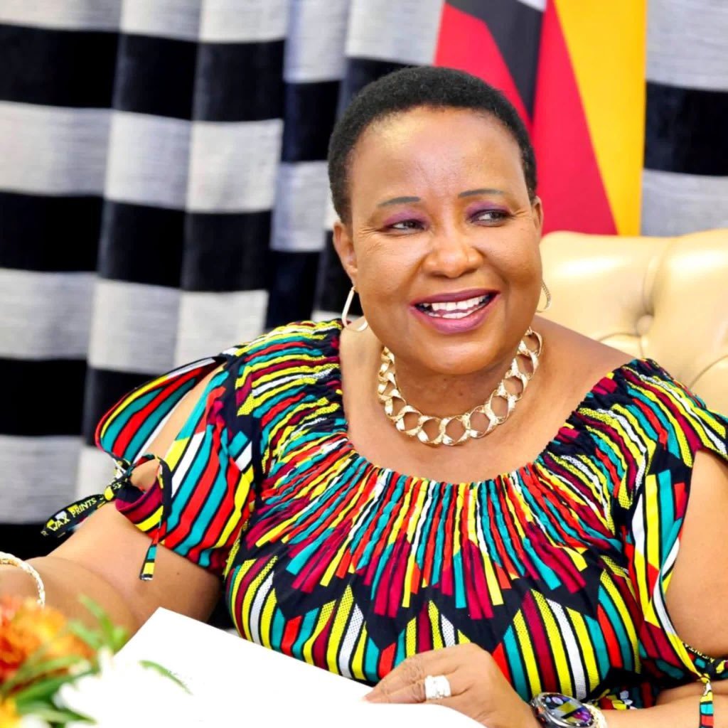 ChitepoOfficial's tweet photo. Mai Vedu❣️❣️♥️♥️♥️♥️ @firstladyofzim

#FirstLadyOfZim
#Zimbabwe #IweWoshora #BeautifulMom #CaringMom #ZanuPF #Vision2030 #NDS2 #RusselPanasheChitepo #EDMnangagwa #BuildingLegacy https://t.co/6Yrkk1Tr5C