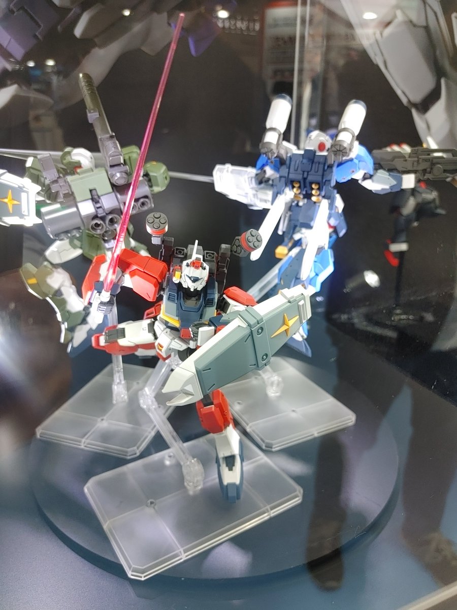 2000over_toy's tweet photo. プレバン限定���HGジーライン系。
もう時期外れな気がするよ……

#全日本模型ホビーショー https://t.co/SmbIwL5T8z