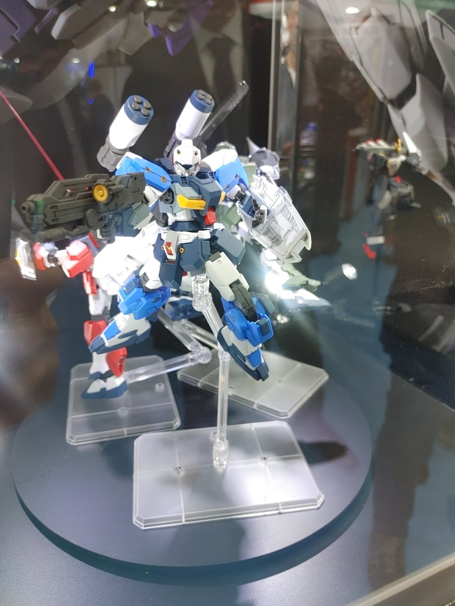 2000over_toy's tweet photo. プレバン限定���HGジーライン系。
もう時期外れな気がするよ……

#全日本模型ホビーショー https://t.co/SmbIwL5T8z