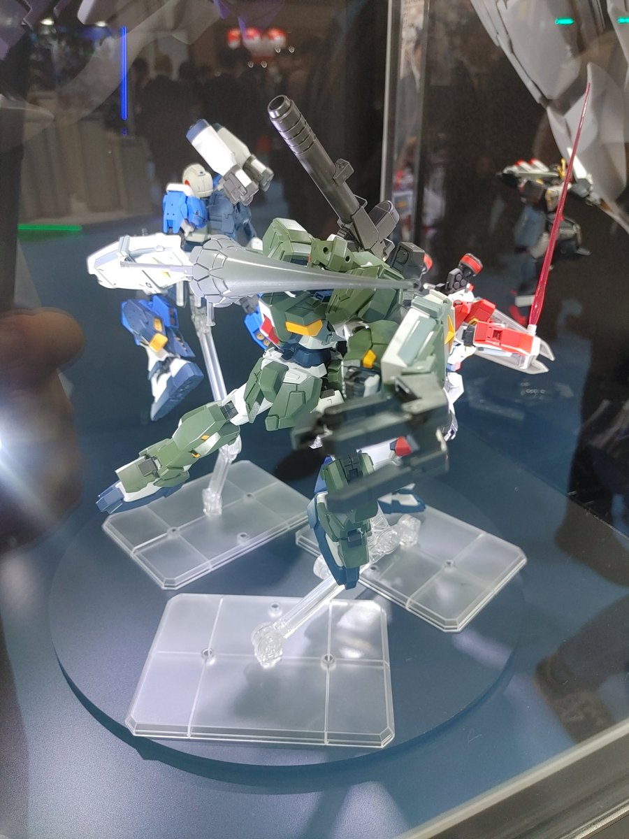 2000over_toy's tweet photo. プレバン限定���HGジーライン系。
もう時期外れな気がするよ……

#全日本模型ホビーショー https://t.co/SmbIwL5T8z