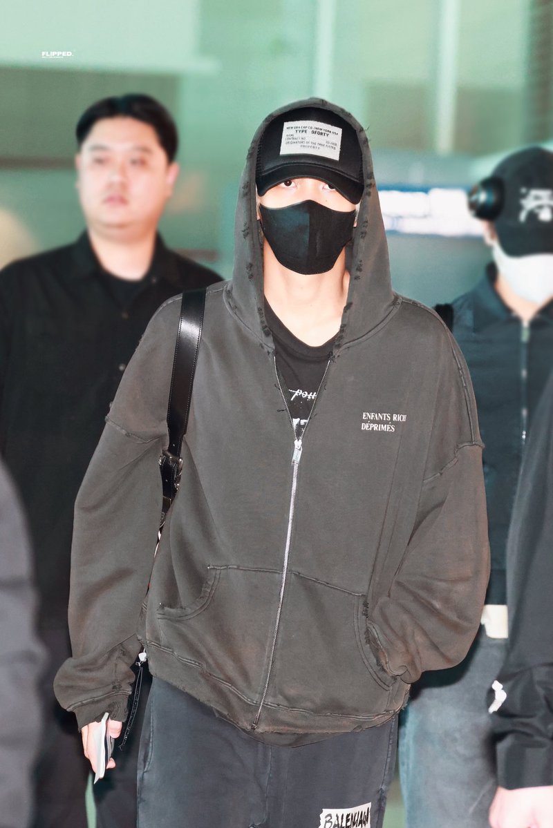 FLIPPED_HaeChan's tweet photo. 261002 출국 

#해찬          #HAECHAN         #NCT127 https://t.co/N5y1bEkRbi