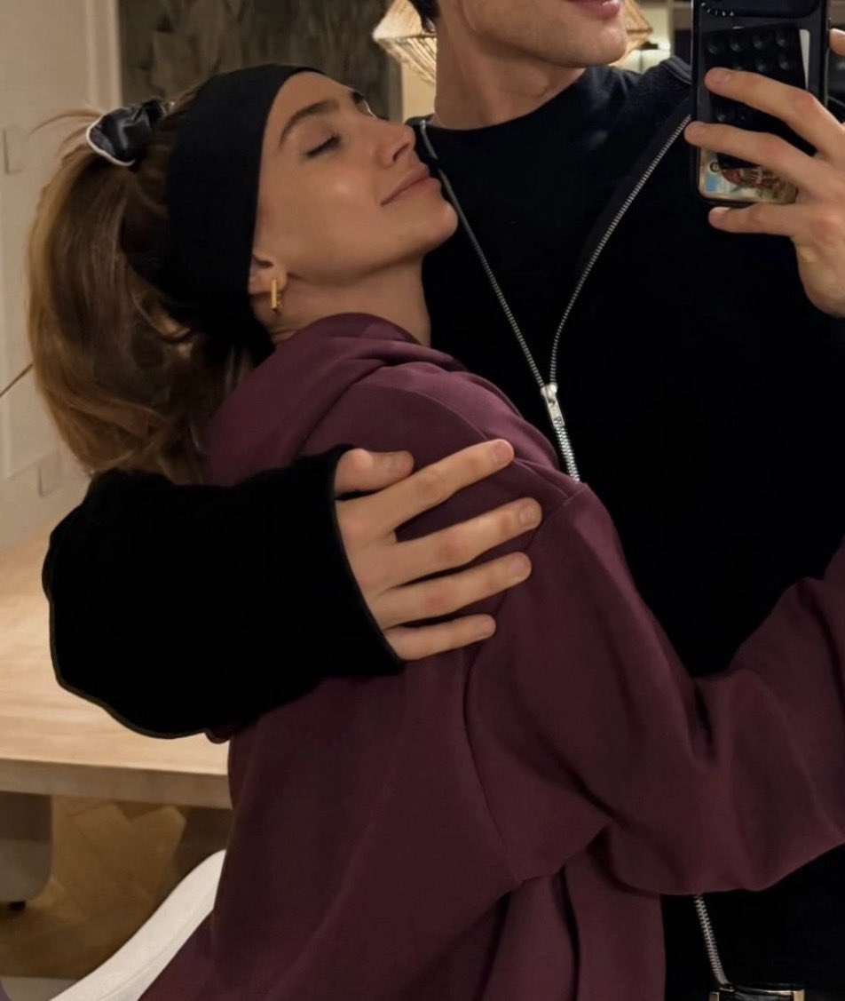 capyonlyjenlisa's tweet photo. ay no, mirá si vas a ser asi de preciosa solansh https://t.co/nZo8MXWrWF