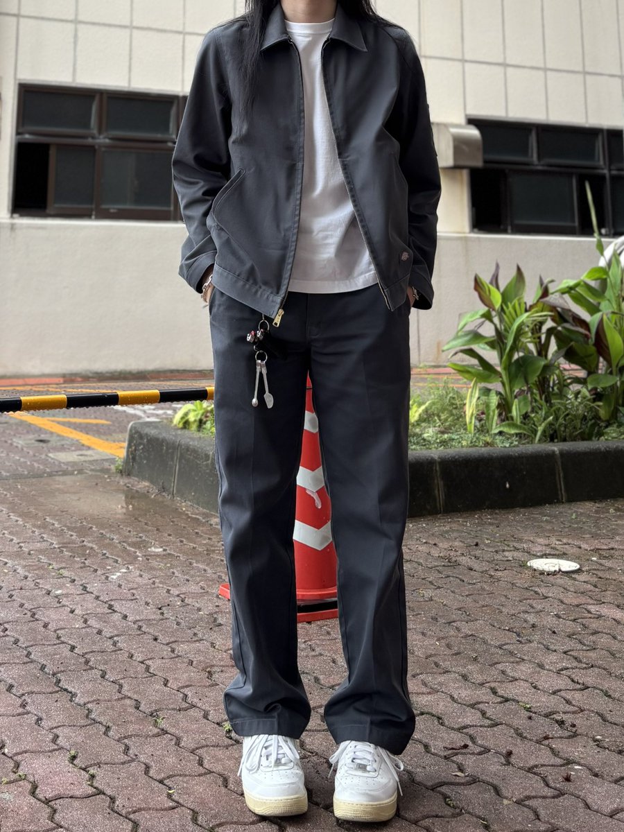 wxgaj's tweet photo. Dickies 874とアイゼンハワージャケット、靴はNikeのAF1。去年から個人的にDickiesがアツい。カートリッジ的一生モノ概念。 https://t.co/UEzmH2KNst